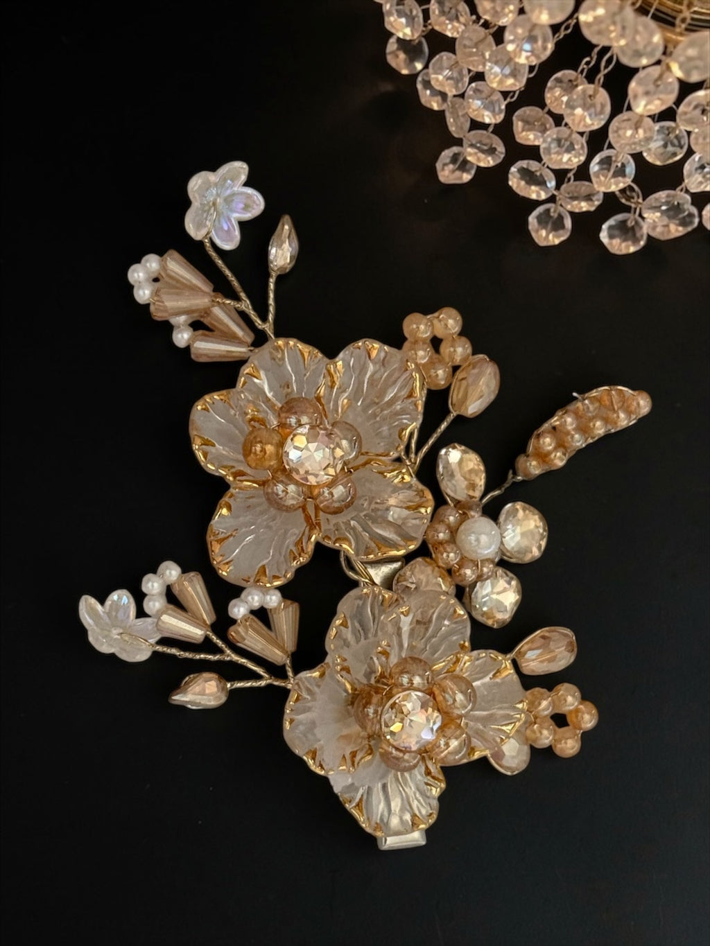 Golden bloosom Clip