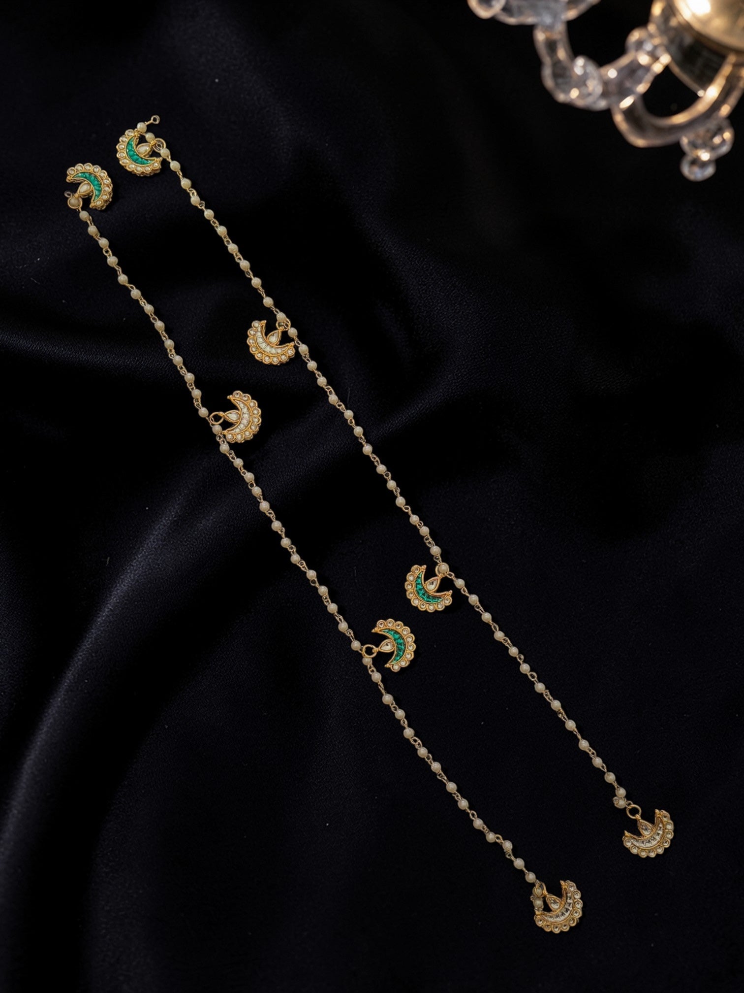Diya Kundan Strings (2 strings)