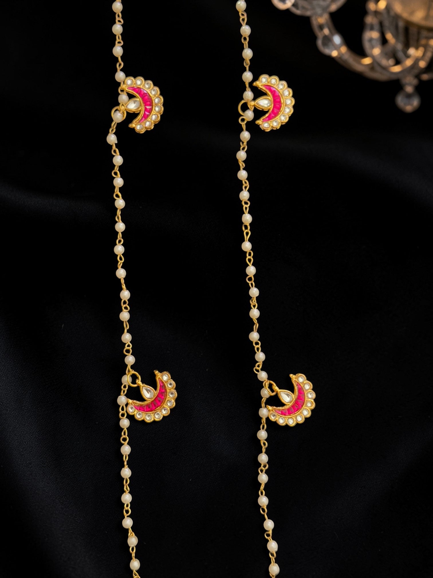 Diya Kundan Strings (2 strings)