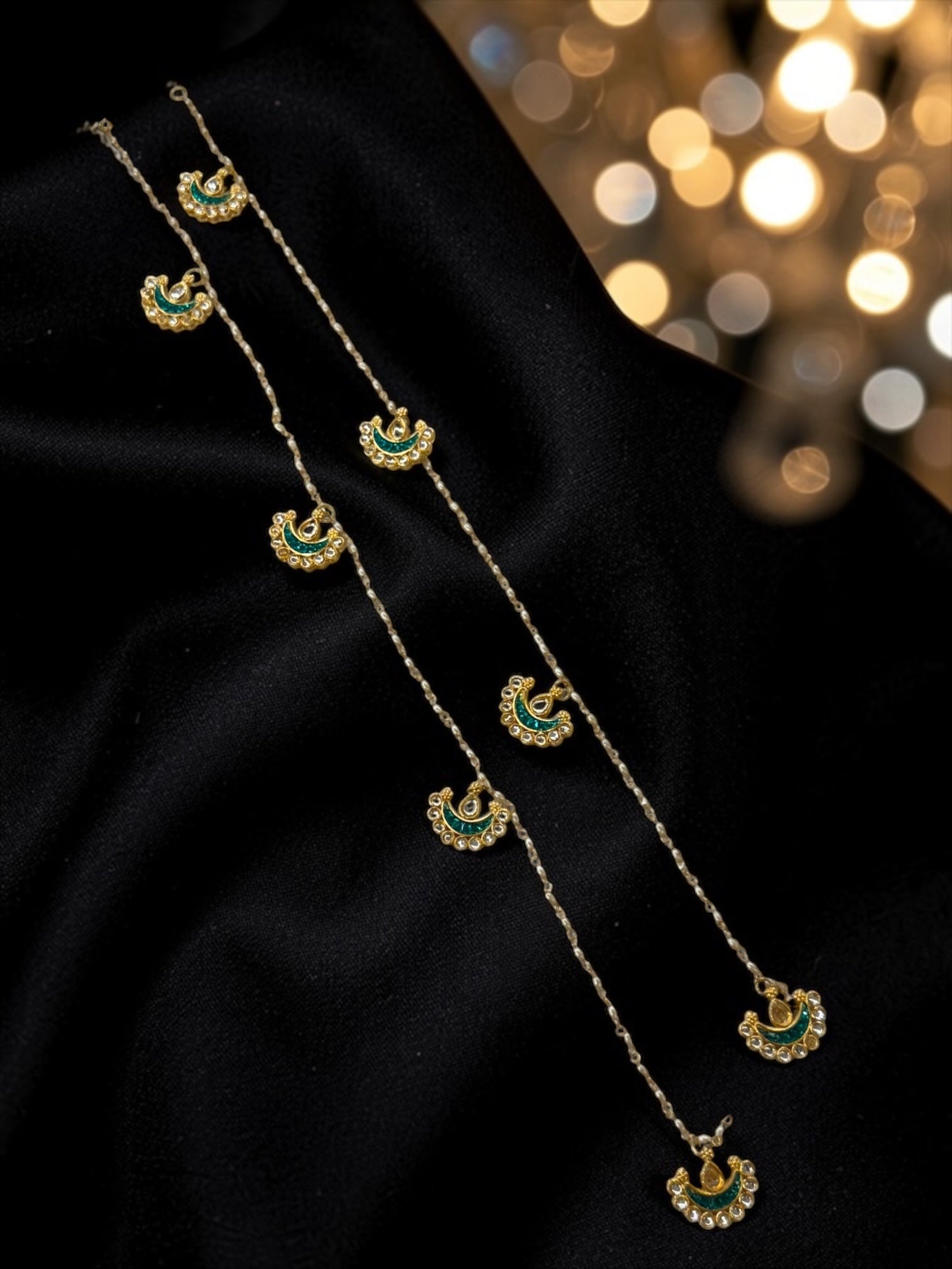 Diya Kundan Strings (2 strings)