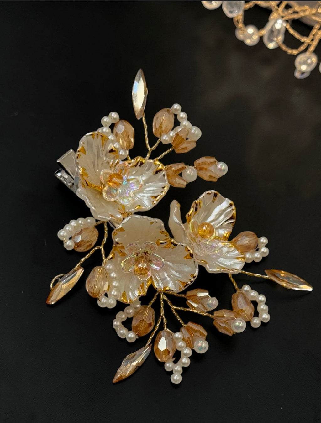 Champagne Flora clip