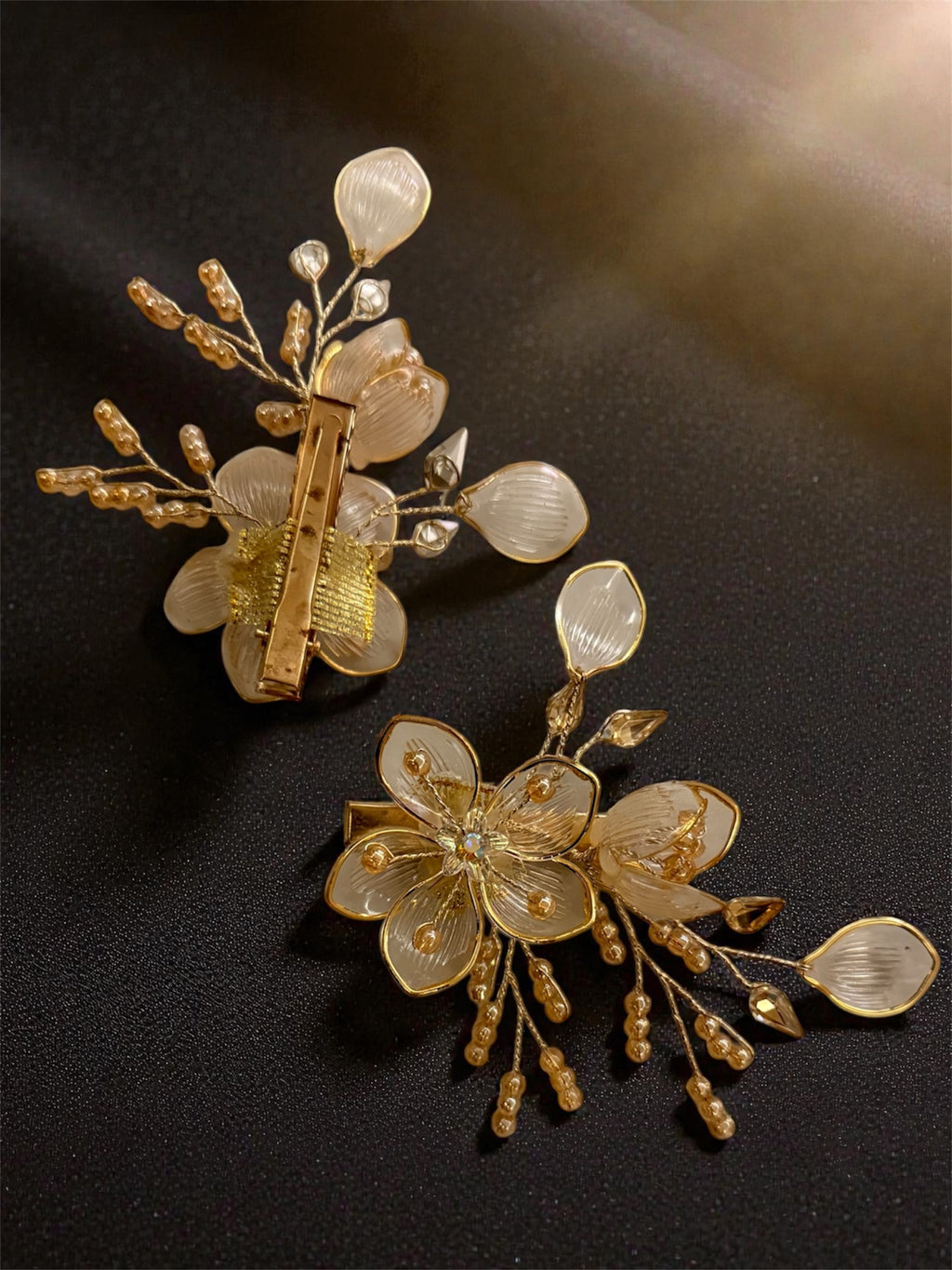Glided Petals Clip