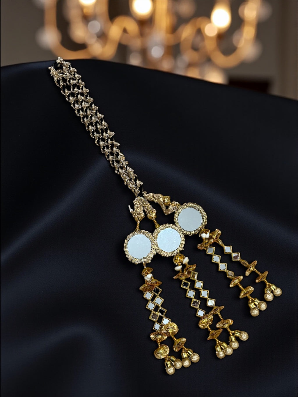 Sunehri Noor Paranda