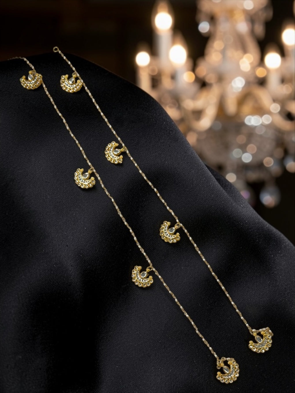Diya Kundan Strings (2 strings)