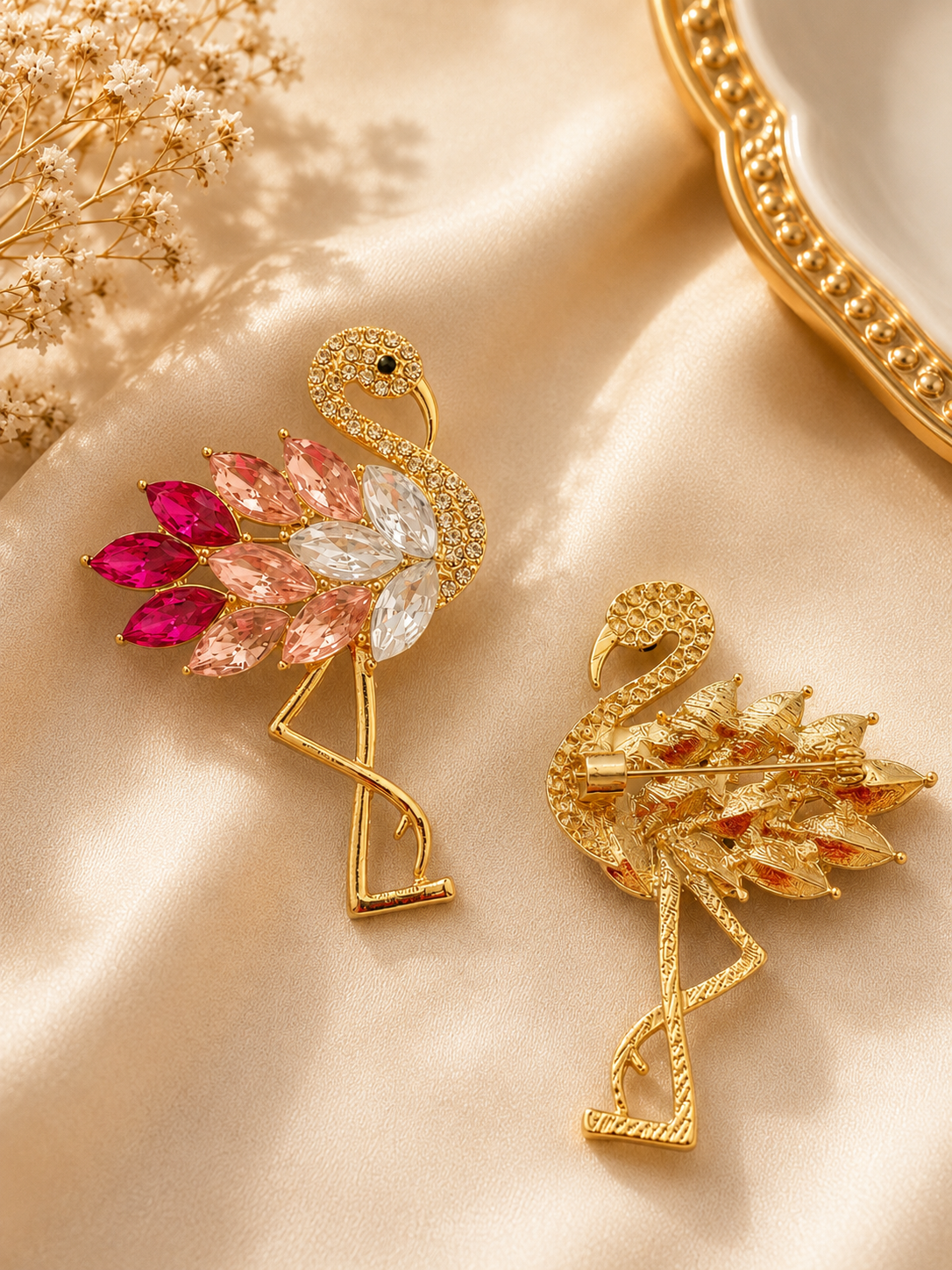 Swan brooch (1pc)