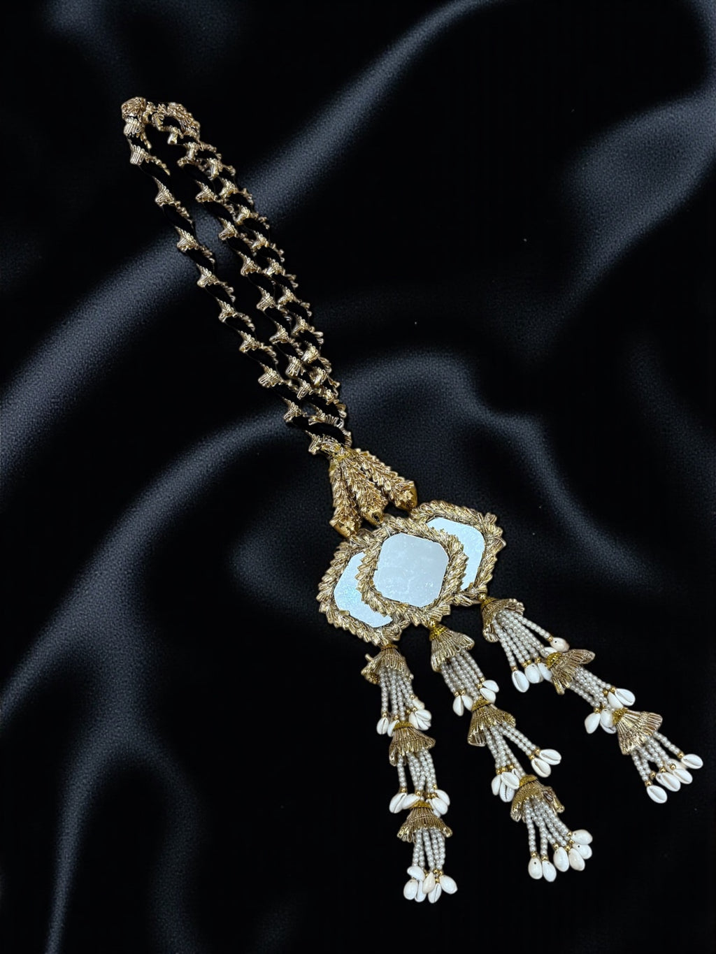 Rajwada Pearl Jaal Paranda