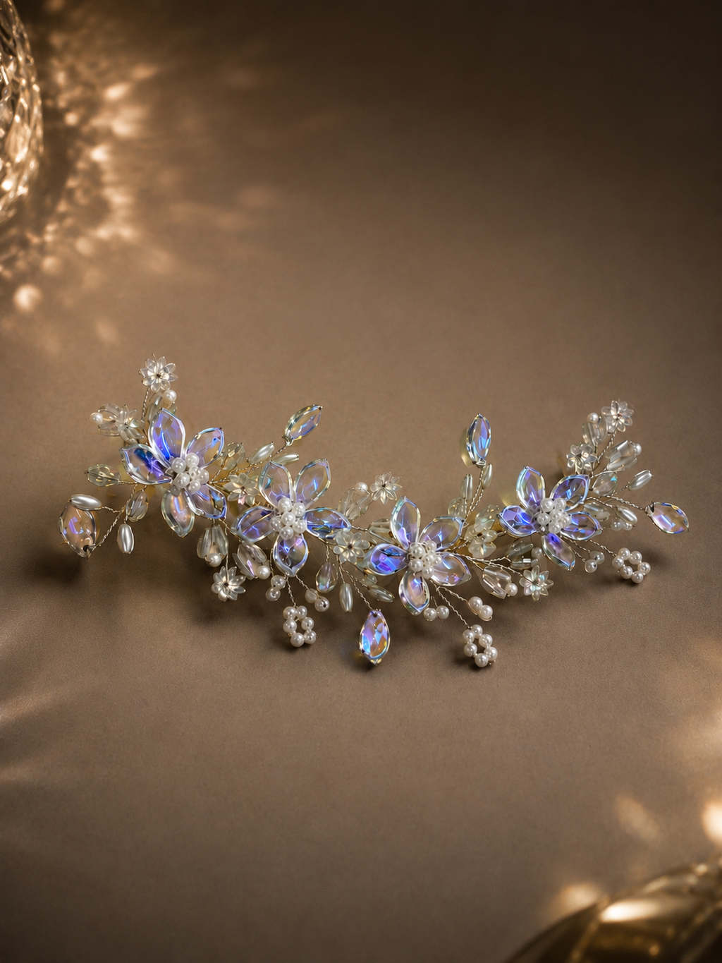 Light-reflecting Floral hair vine