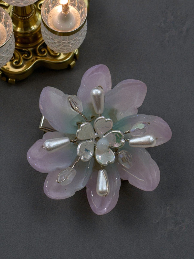 Floral clip [1]