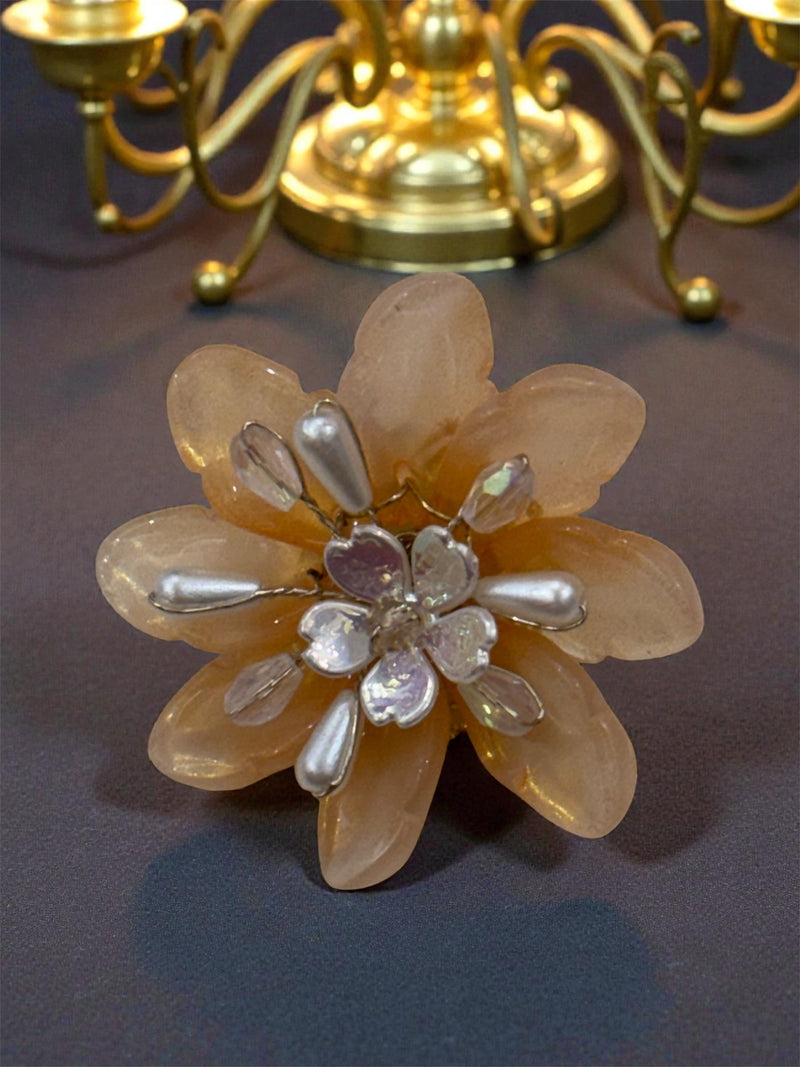 Floral clip [1]