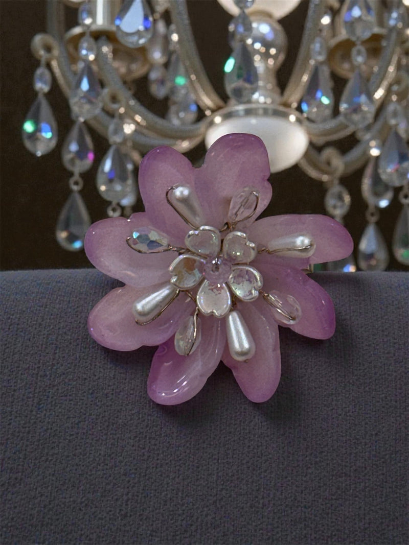 Floral clip [1]