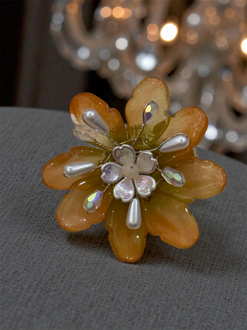 Floral clip [1]