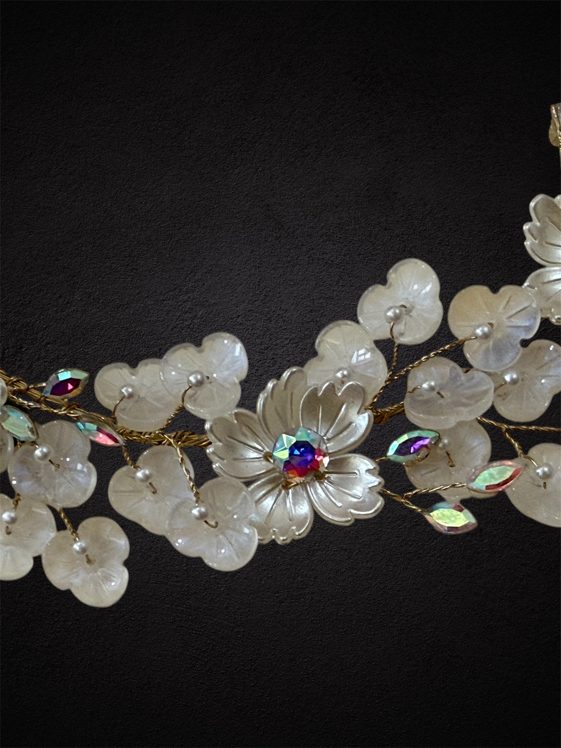 Pearl Petal Hair Vine