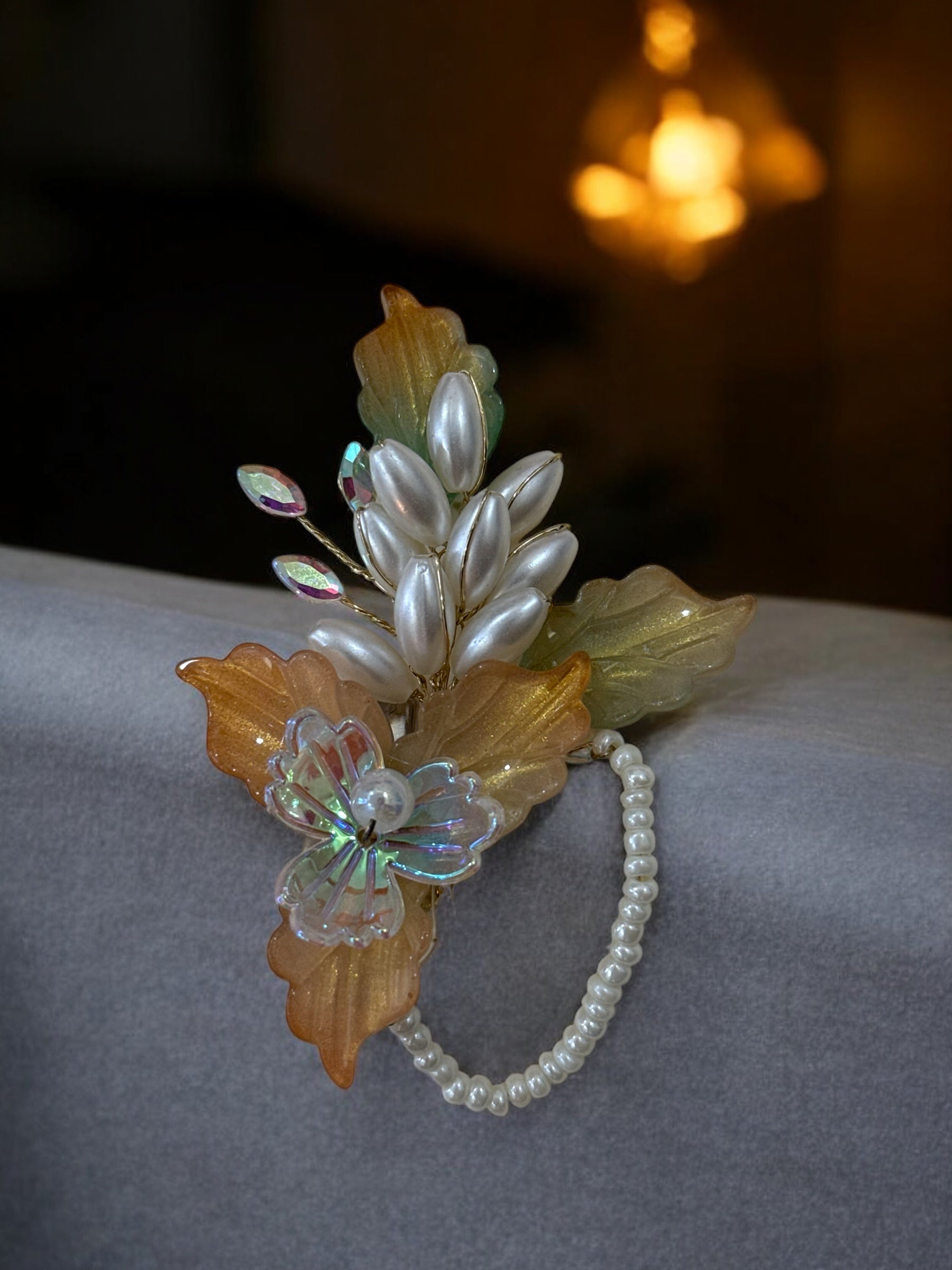 Crystal Leaf Twist Clip [1]