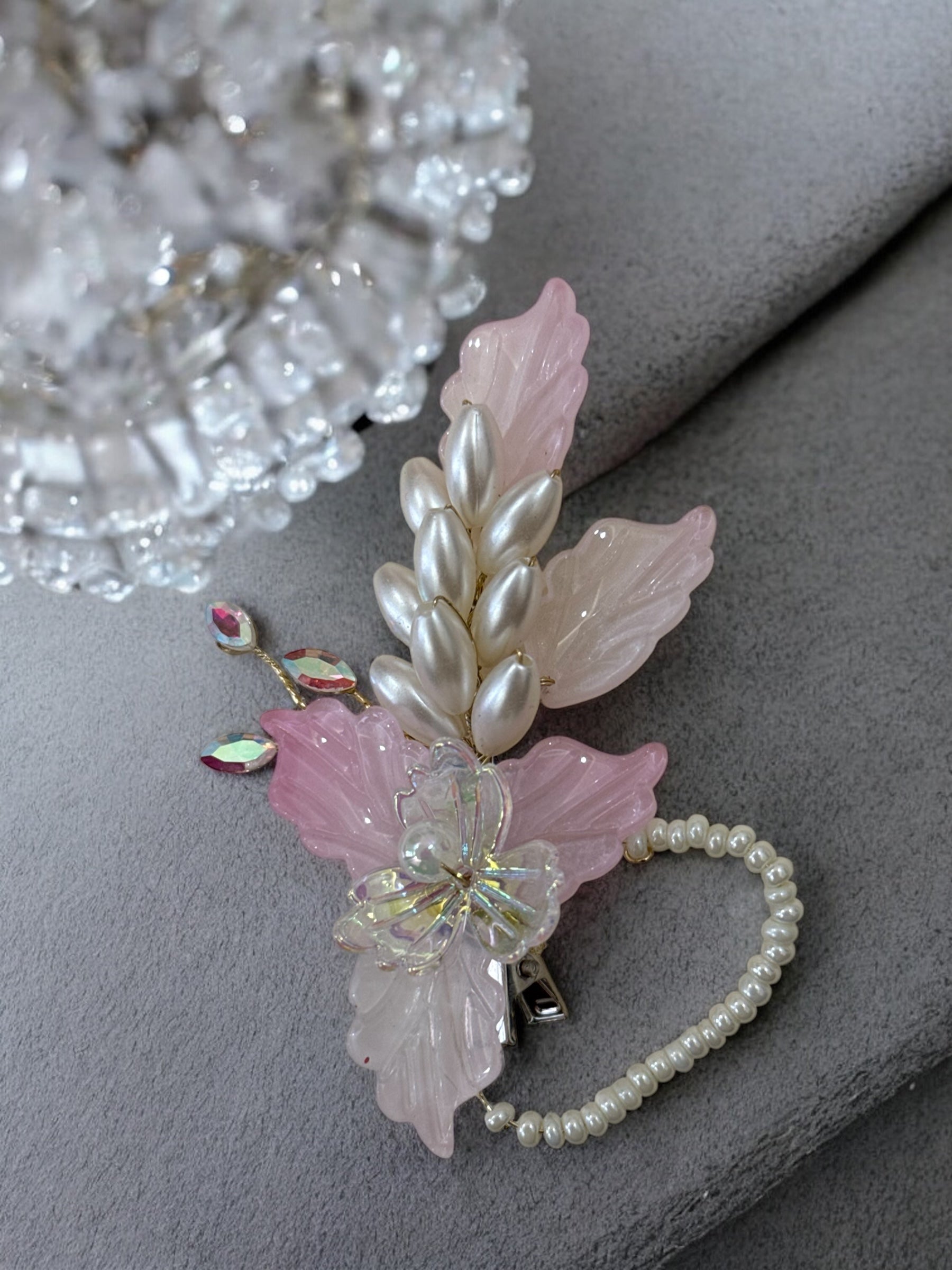 Crystal Leaf Twist Clip [1]