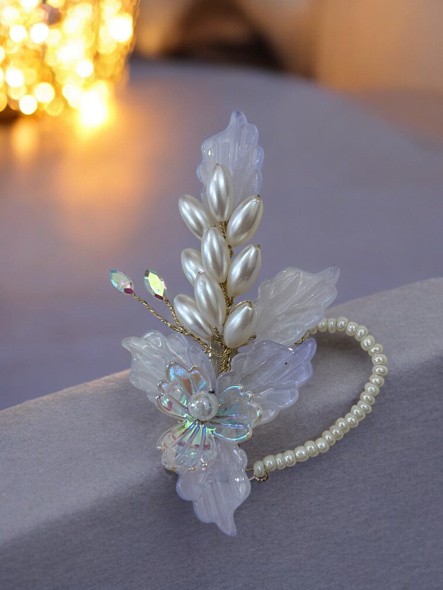 Crystal Leaf Twist Clip [1]