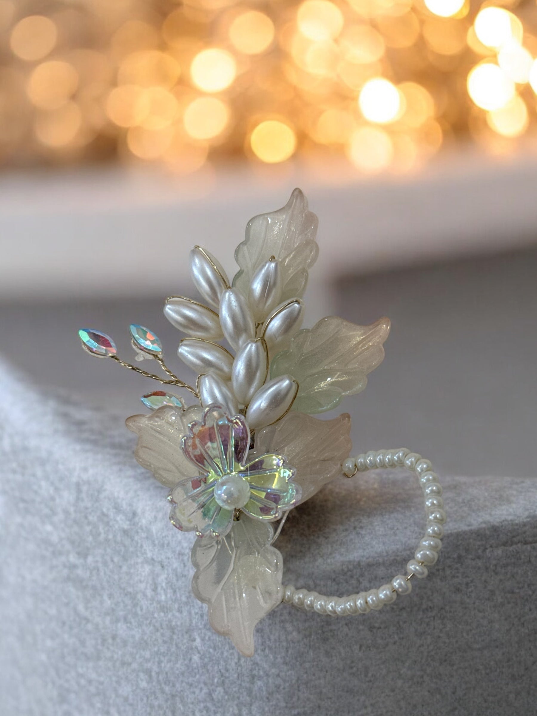 Crystal Leaf Twist Clip [1]