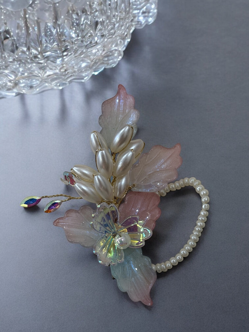 Crystal Leaf Twist Clip [1]