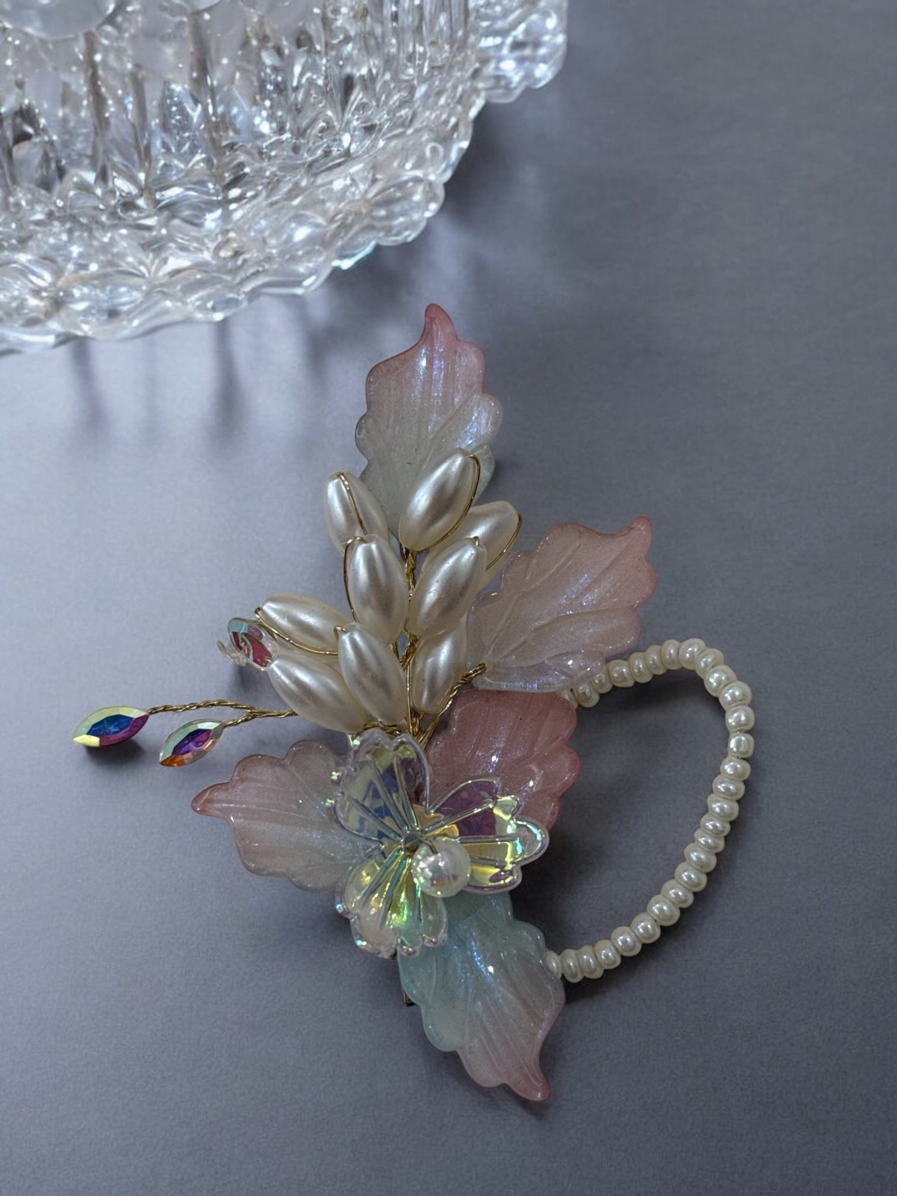 Crystal Leaf Twist Clip [1]