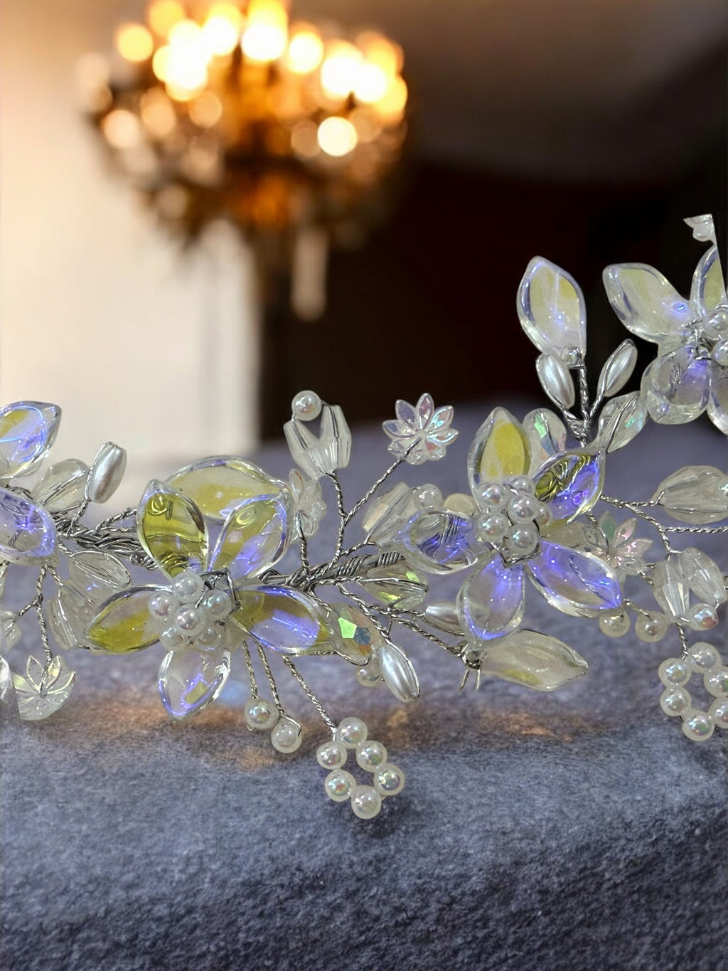 Light-reflecting Floral hair vine